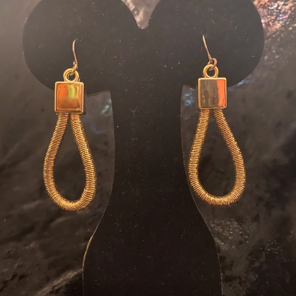 Matching Earring & Necklace Set - Picture 2 of 3